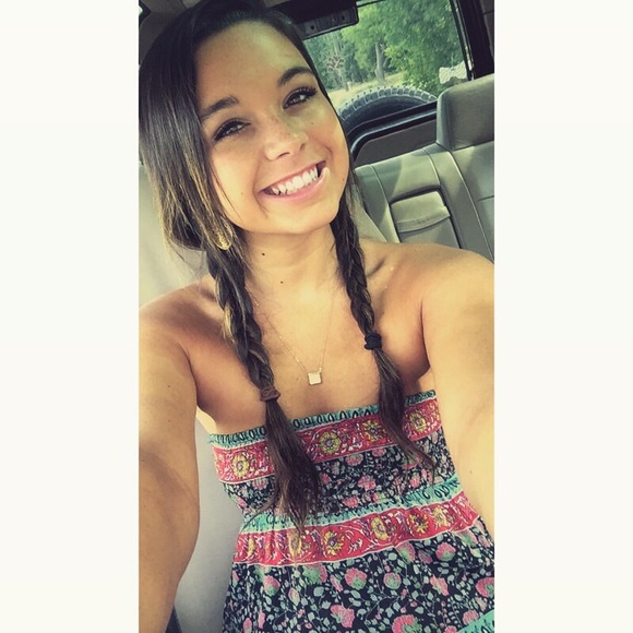 Profile Picture of Mia Conley (@miaconley) on Poshmark