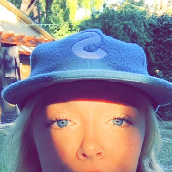 Profile Picture of Lulu Wissmar (@luluwizz) on Poshmark