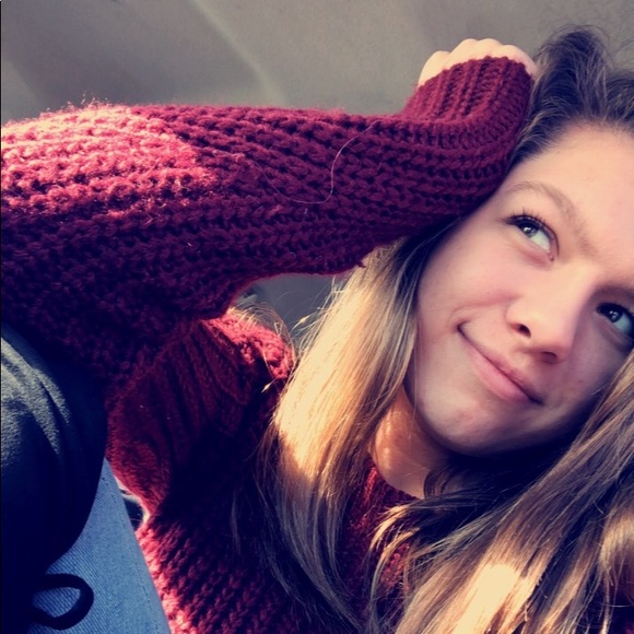 Profile Picture of Haley reese Woodall (@haleyreesee) on Poshmark