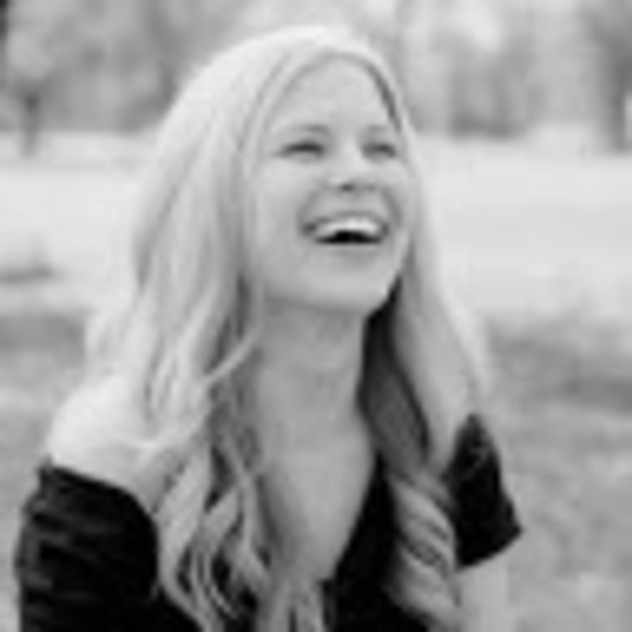 Profile Picture of Harmony Hobbs (@modernmommymadn) on Poshmark