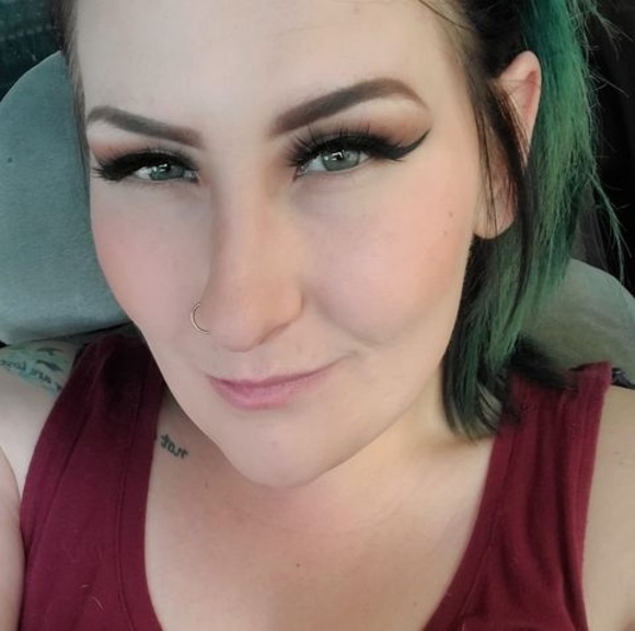 Profile Picture of Brandee Watterud (@brandeewatterud) on Poshmark