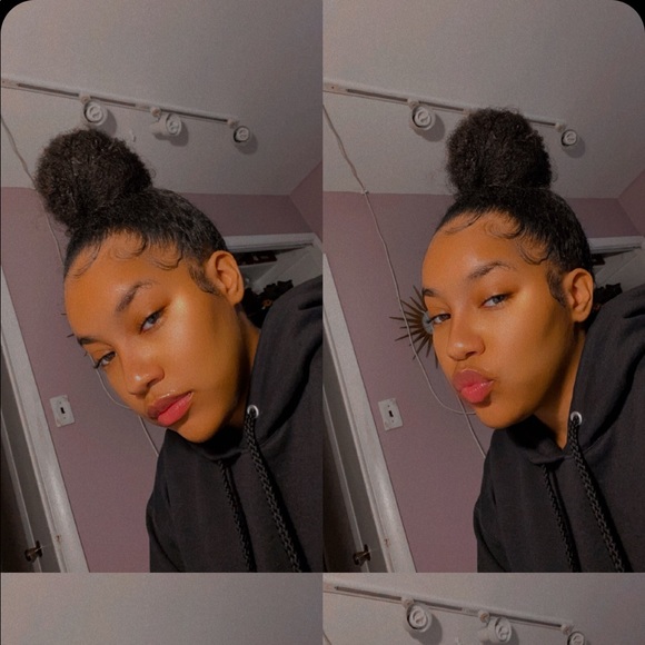 Profile Picture of Lucia Canales (@lucia923) on Poshmark