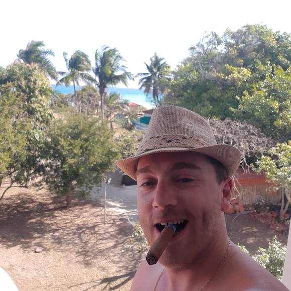 Profile Picture of Kévin Arsenault (@kevlegaspesien) on Poshmark