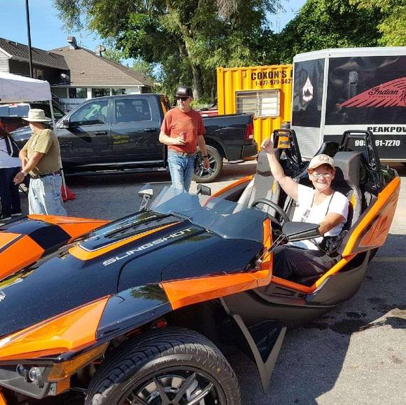 Profile Picture of Lorraine Billows (@lbil7836) on Poshmark