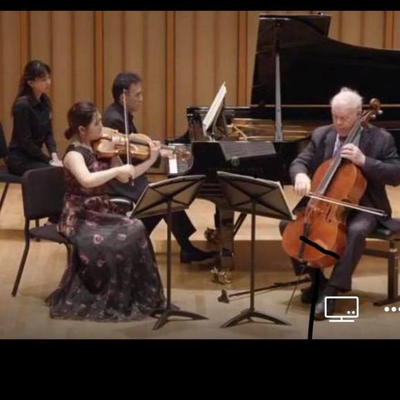 Profile Picture of Euna Kim (@kimunag) on Poshmark