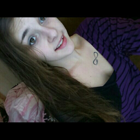 Profile Picture of Paige Jarles (@paigemarie4222) on Poshmark