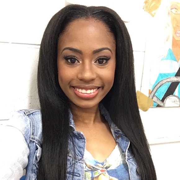 Profile Picture of Jade Falcon (@jade_foreign) on Poshmark