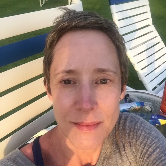 Profile Picture of Michelle Trifunovic (@trifunm) on Poshmark