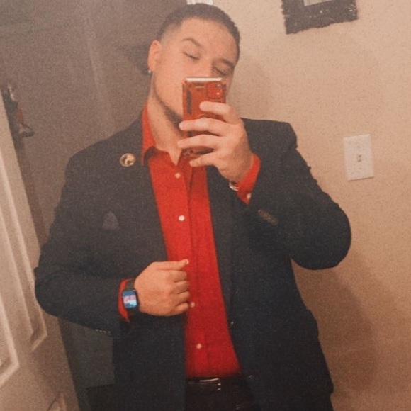 Profile Picture of Andrew Soliz (@andrew_soliz) on Poshmark