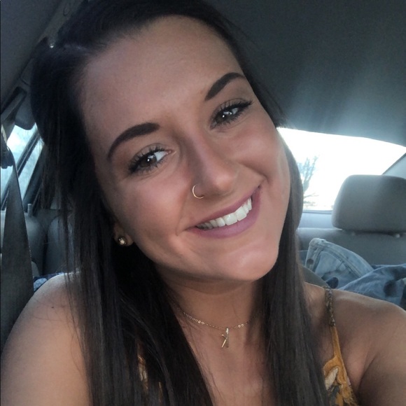 Profile Picture of Katelyn Corbin (@katelyncorbin22) on Poshmark