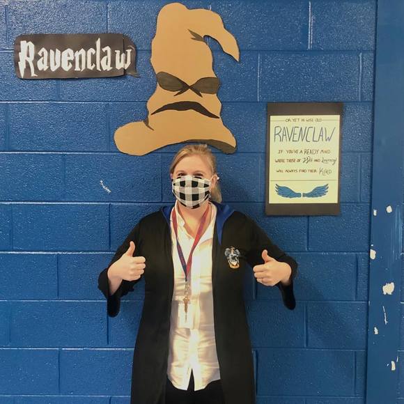 Profile Picture of Taylor Hummell (@thummell) on Poshmark