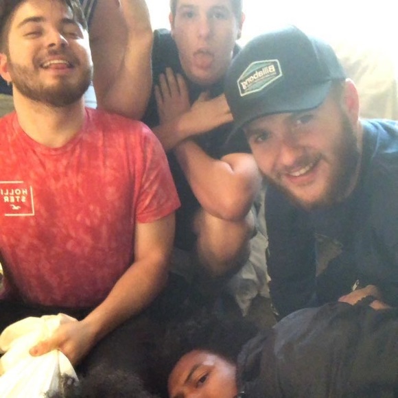 Dustin Crader - Poshmark Profile Picture of Dustin Crader (@dcrad) on Poshmark