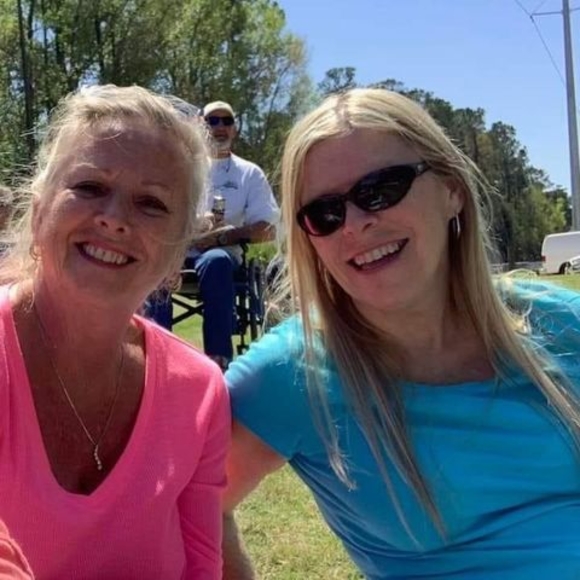 Elizabeth Dority - Poshmark Profile Picture of Elizabeth Dority (@piperjm12) on Poshmark