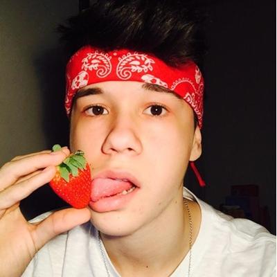 Profile Picture of ❤❤Sebastian's Bae❤❤ (@FruitySebast) on Twitter