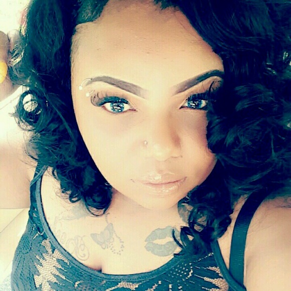 Profile Picture of Robrisha Detiege (@bunnyluvaboo) on Poshmark