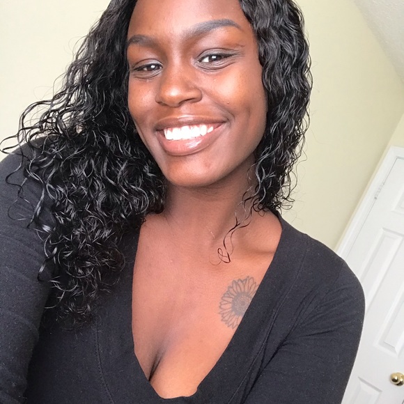 Profile Picture of Devin Hargrett (@dhargrett517) on Poshmark