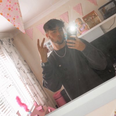 Profile Picture of Darren Halliday (@DarrenHallida15) on Twitter