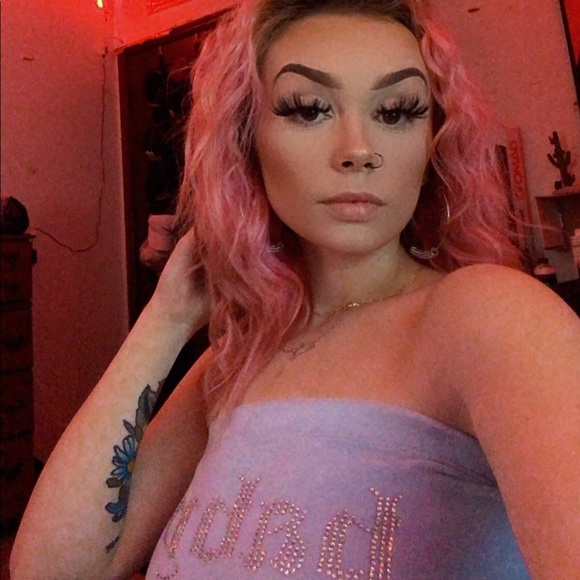 Profile Picture of Sarah Lemacks (@328sarahh) on Poshmark