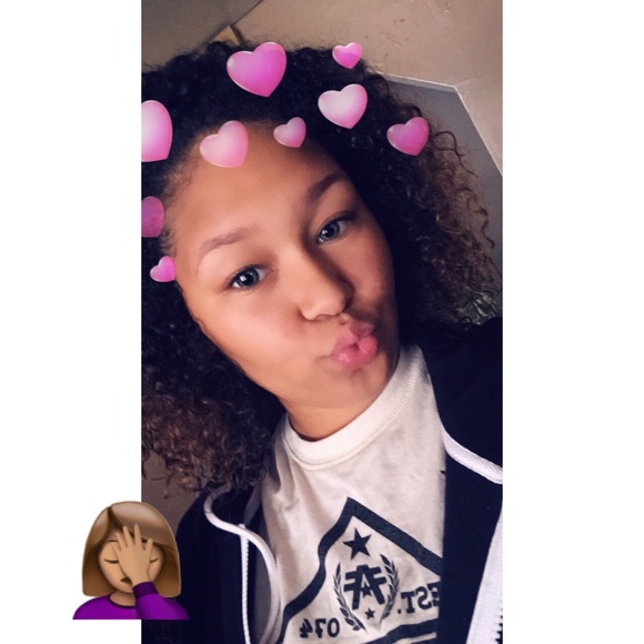 Profile Picture of Aaronesha Moon (@aaronesham1) on Poshmark