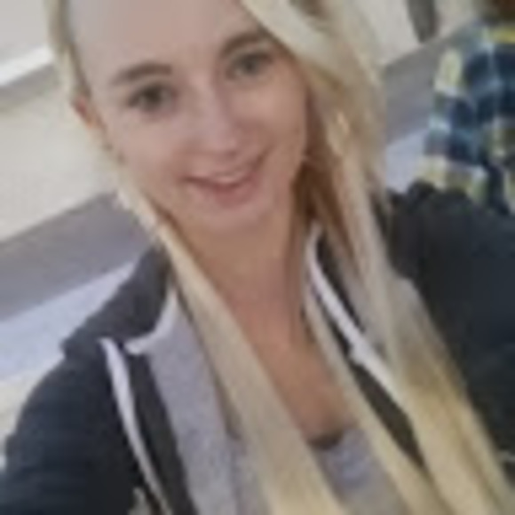 Profile Picture of Chelsea Brewster (@chelseabrews441) on Poshmark