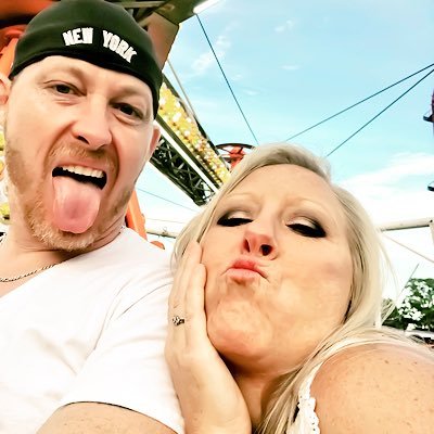 Profile Picture of Mr_mrs_colgan (@DavidColgan17) on Twitter