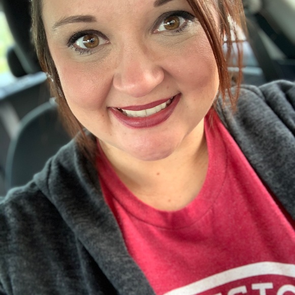 Profile Picture of Leslie Jacob (@lesliejacob) on Poshmark