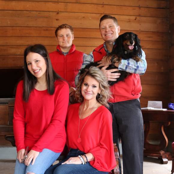 Profile Picture of Emily Quinn (@mord3) on Poshmark