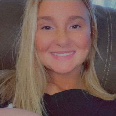 Profile Picture of Co (@nicolestrong12) on Twitter
