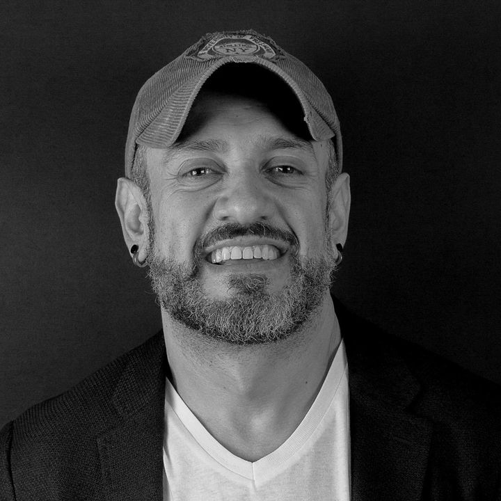 Profile Picture of Carlos Morett (@carlosmorettoficial) on Tiktok