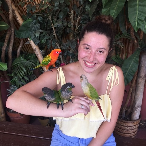 Profile Picture of Christina Coros (@_kouros_) on Poshmark