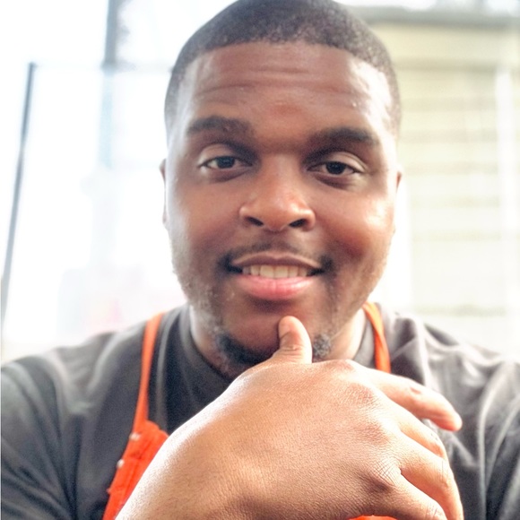 Maurice Lay - Poshmark Profile Picture of Maurice Lay (@mauricelay2) on Poshmark