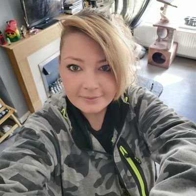 Profile Picture of Lisa Lessells (@LessellsLisa) on Twitter