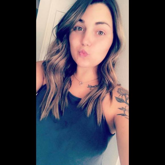 Profile Picture of Carrine Hovencamp (@hovencamp5) on Poshmark
