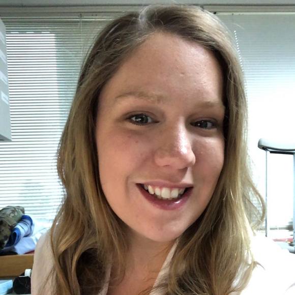 Profile Picture of Chelsea Teffeteller (@chiefteffe) on Poshmark