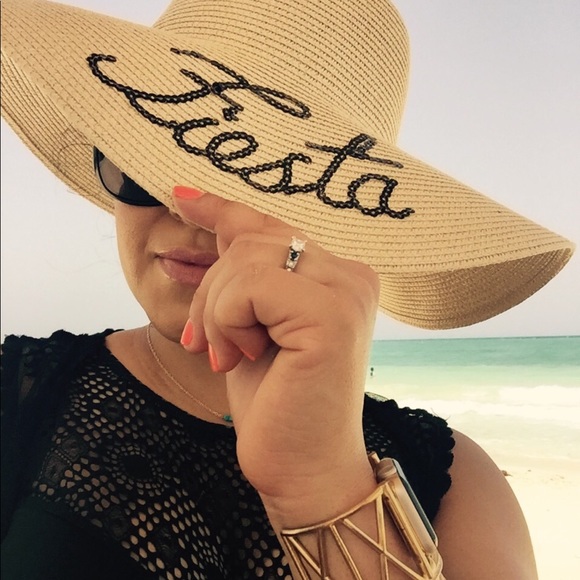 Profile Picture of Lizeth Sanchez (@lizethselene) on Poshmark