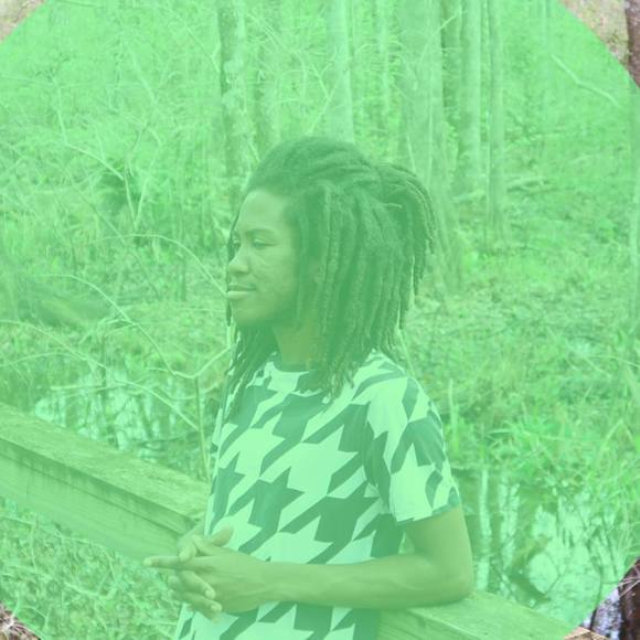 Profile Picture of Jonathan Lennon (@jolenn10) on Poshmark