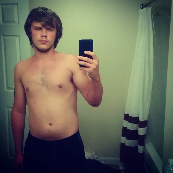 Profile Picture of Jason Fletcher (@quaylude212) on Poshmark