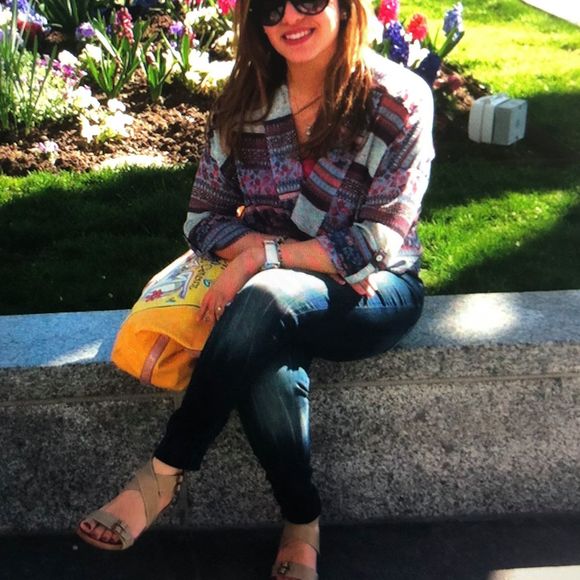 Profile Picture of Amira Bensaci (@amirabensaci) on Poshmark
