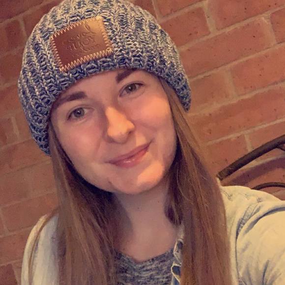 Profile Picture of Madison Barnard (@madisonbarnard2) on Poshmark