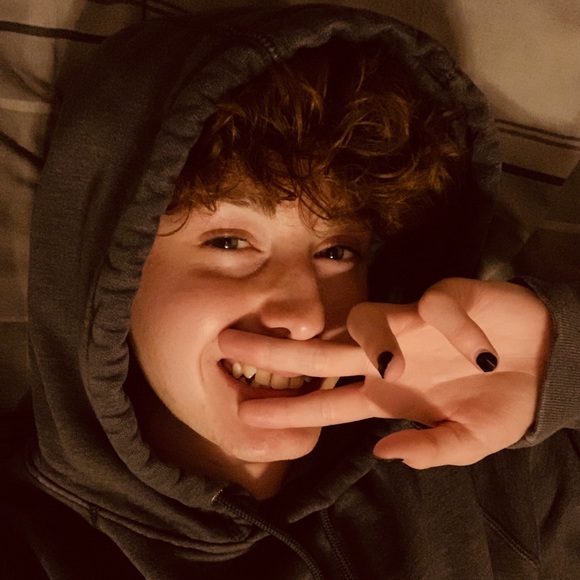 Profile Picture of Caleb Robinson (@calebrobinson) on Poshmark