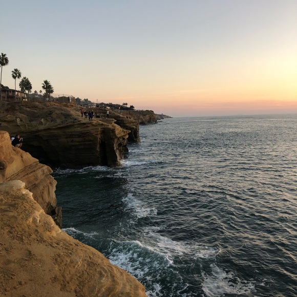 Profile Picture of Aileen Chavez (@aileenchavez) on Poshmark