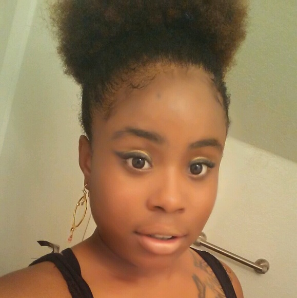 Profile Picture of Patience Etheredge (@petheredge) on Poshmark
