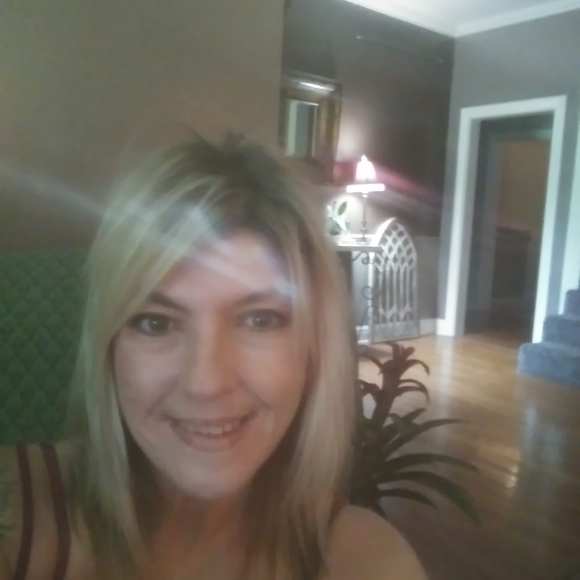 Profile Picture of Sheila Fetchko (@sheilafetchko) on Poshmark