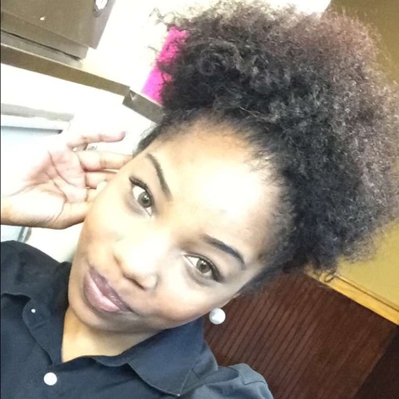 Profile Picture of Erika Levere (@erikan93) on Poshmark