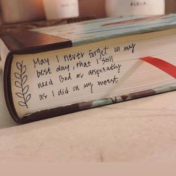 Profile Picture of Ayesha Osborne (@ayeshaosborne99) on Poshmark