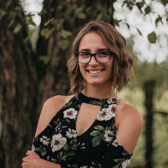 Profile Picture of Rachel Fasig (@rachelfasig) on Poshmark