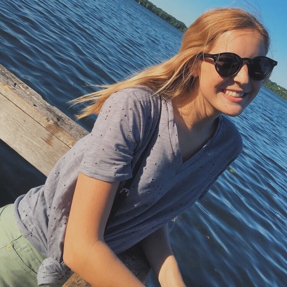 Profile Picture of Abbie Pakkala (@apakkala) on Poshmark