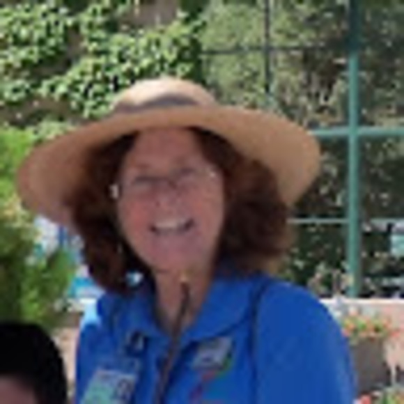 Profile Picture of Cindy Griesmeyer (@cgriesmeyer) on Poshmark