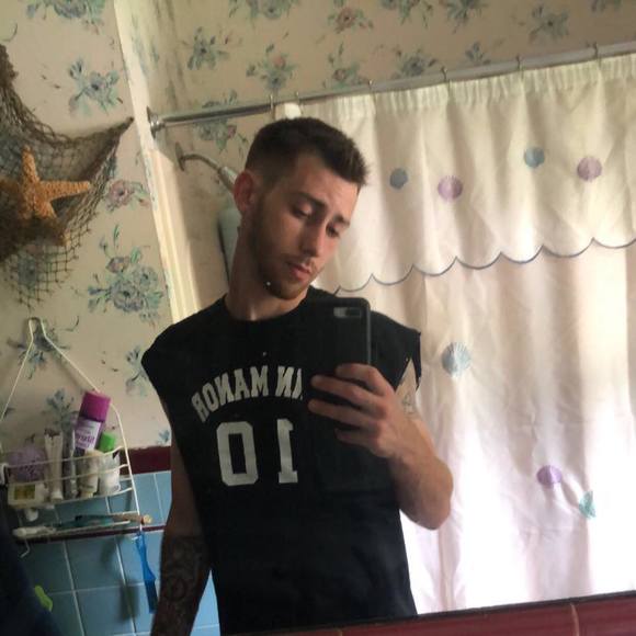 Kerry Gerz - Poshmark Profile Picture of Kerry Gerz (@kgballer) on Poshmark