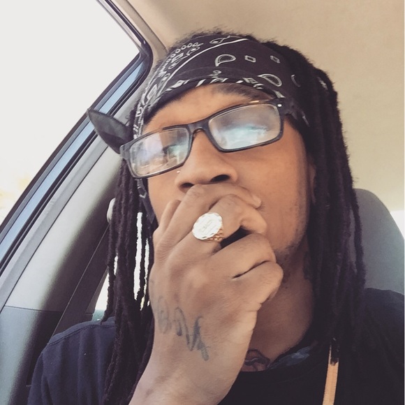 Profile Picture of Leon Sutton (@namesyung) on Poshmark